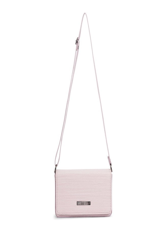 كابريس حقيبة كتف متوسطة الحجم من كابريس تيرا للنساء، مزودة بحزام قابل للتعديل والفصل لراحة مثالية أثناء الارتداء | إغلاق مغناطيسي | حقيبة يد متعددة الاستخدامات للاستخدام اليومي والسفر والمناسبات الخاصة (لون وردي فاتح) - Image 1